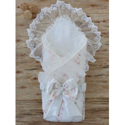 Yenidoğan Hanımeli Desenli Taç Nakışlı Delüks Kundak Bebek Battaniyesi