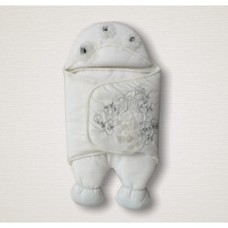 Yenidoğan Üç Çiçek Tavuskuşu Nakışlı Lüks Ayaklı Erkek Bebek Kundak