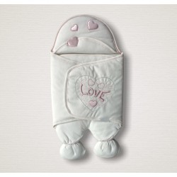 Yenidoğan Lüks Üç Kalp Love Nakışlı Kız Bebek Ayaklı Kundak Bebek Battaniyesi